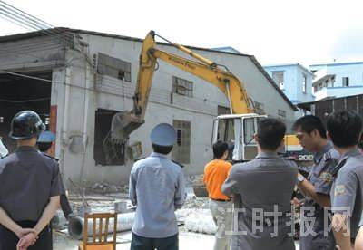 供應拆除廢舊廠房、酒店賓館室內外裝潢與廣告牌拆除工程 昆山與蘇州專業(yè)服務解析